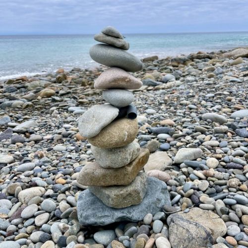 Build sculptures at the ocean and make memories