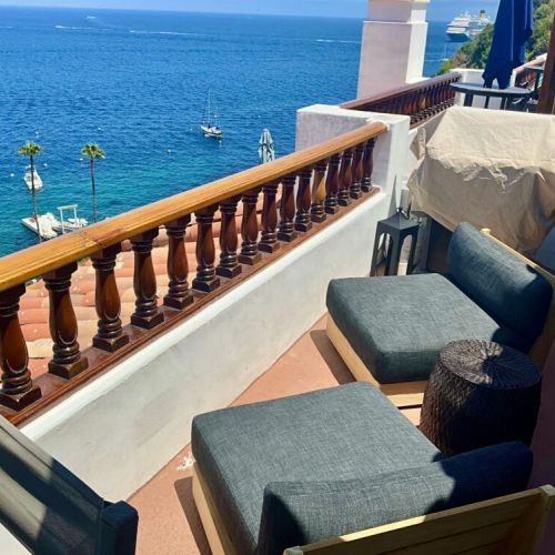 - Kick back on cushioned loungers with uninterrupted views of the sparkling Pacific
- Enjoy drinks, chats, or sunbathing in your own elevated coastal retreat
- A BBQ grill and shaded corners add comfort to this breezy outdoor escape